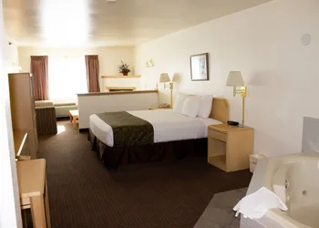 Inn at Lander, Travelodge by Wyndham hotel thumbnail 8