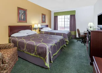 Super 8 by Wyndham Hillsboro TX hotel thumbnail 6