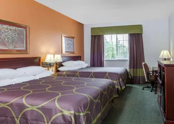 Super 8 by Wyndham Hillsboro TX hotel thumbnail 7