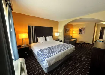 Best Western Plus Bass Hotel & Suites hotel thumbnail 8