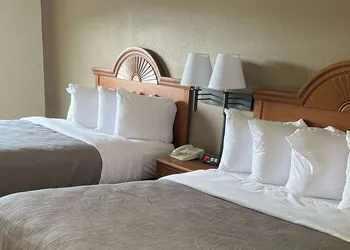 Quality Inn Huntington University Area hotel thumbnail 4