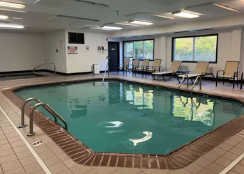 Quality Inn Huntington University Area hotel thumbnail 6