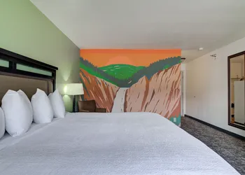 Ridgeline Hotel at Yellowstone, an Ascend Collection Hotel hotel thumbnail 8