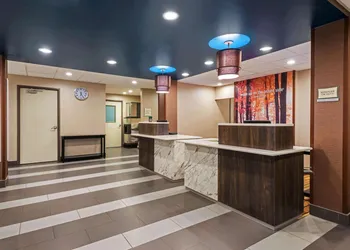 La Quinta Inn & Suites by Wyndham Jamestown hotel thumbnail 3