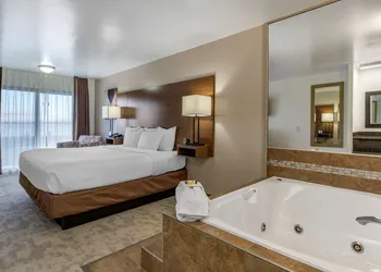 Best Western Plus Lake Front Hotel hotel thumbnail 6