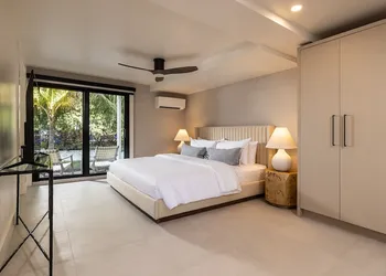Pines & Palms Resort hotel thumbnail 3