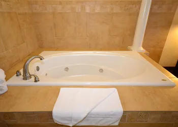 Best Western Plus Main Street Inn hotel thumbnail 4