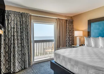 Lincoln Sands Oceanfront Resort, an Ascend Collection Hotel hotel thumbnail 4