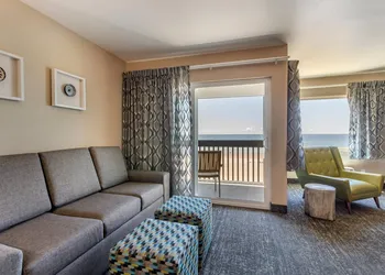 Lincoln Sands Oceanfront Resort, an Ascend Collection Hotel hotel thumbnail 8