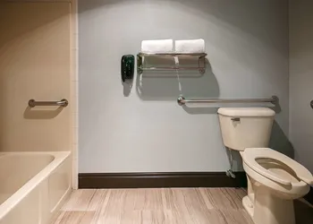Best Western Plus Rama Inn & Suites hotel thumbnail 5