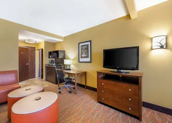 Best Western Plus Tupelo Inn & Suites hotel thumbnail 7