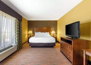 Best Western Plus Tupelo Inn & Suites hotel thumbnail 8