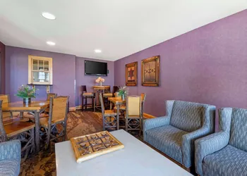Best Western Premier The Lodge on Lake Detroit hotel thumbnail 6