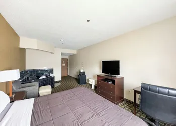 FairBridge Inn & Suites Batavia - Darien Amusement Park hotel thumbnail 6