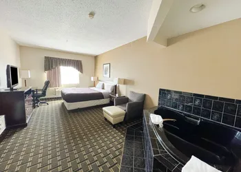 FairBridge Inn & Suites Batavia - Darien Amusement Park hotel thumbnail 7