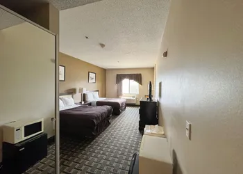FairBridge Inn & Suites Batavia - Darien Amusement Park hotel thumbnail 8