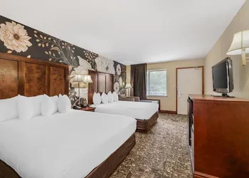 Quality Inn Eureka Springs South hotel thumbnail 7