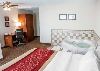 Comfort Inn Dickinson hotel thumbnail 8