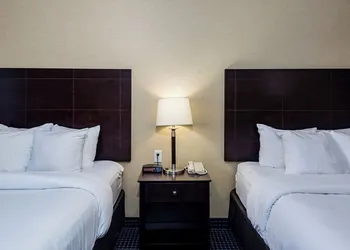 Comfort Inn hotel thumbnail 7