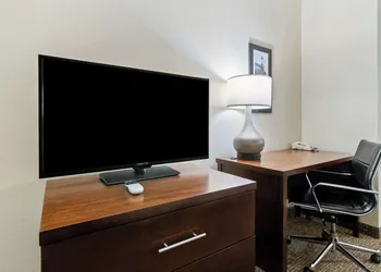 Comfort Inn Hebron-Lowell Area hotel thumbnail 6