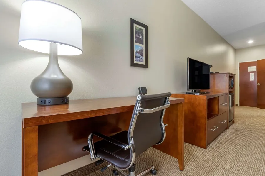 Comfort Inn & Suites Lenoir Hwy 321 Northern Foothills hotel detail image 6