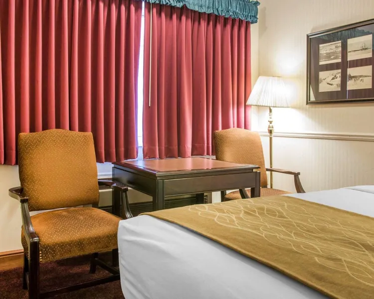 Comfort Inn Lakeside hotel detail image 6