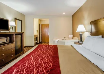 Quality Inn Perryville I-55 hotel thumbnail 6