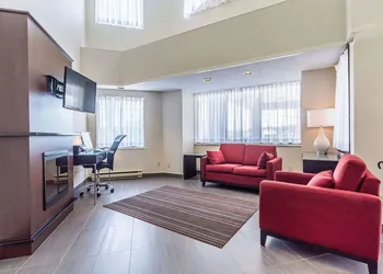 Comfort Inn Thetford Mines hotel thumbnail 3
