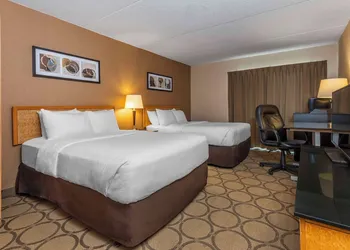 Comfort Inn Thetford Mines hotel thumbnail 7