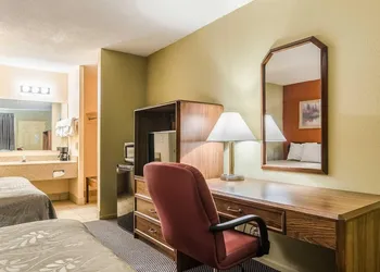 Executive Inn hotel thumbnail 7