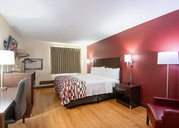 Red Roof Inn Cameron hotel thumbnail 4