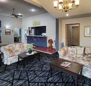 Econo Lodge Lakeshore hotel detail image 3