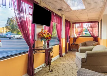 Econo Lodge Laurel hotel thumbnail 3