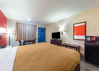 Econo Lodge Laurel hotel thumbnail 8