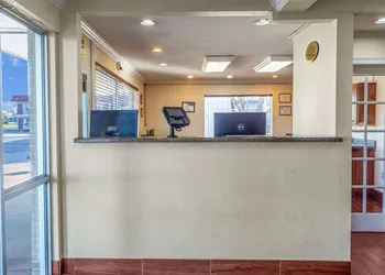 Econo Lodge Meridian South hotel thumbnail 2