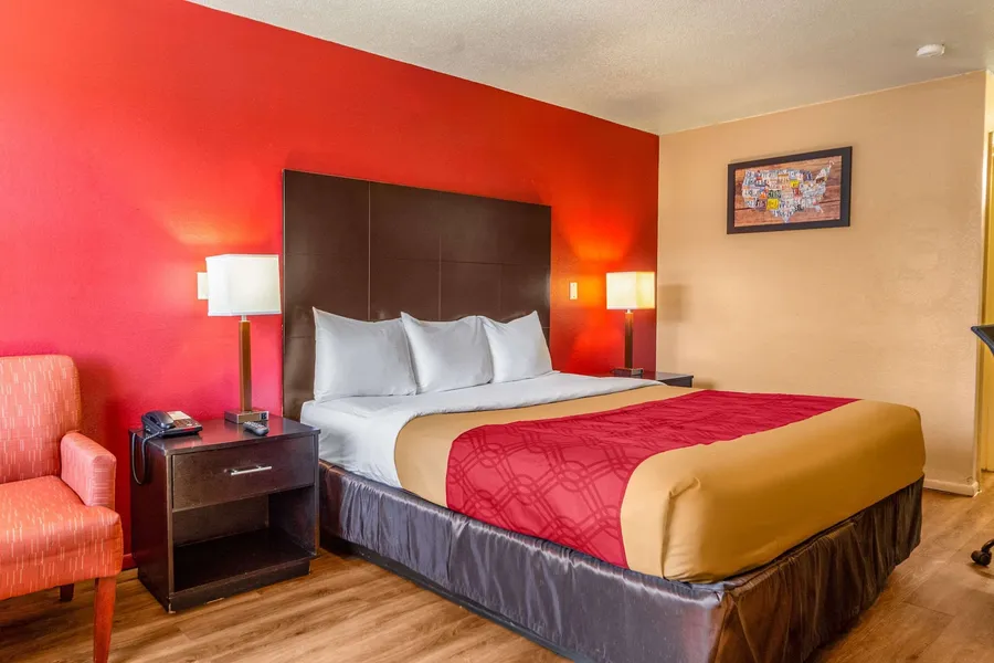 Econo Lodge Meridian South hotel detail image 6