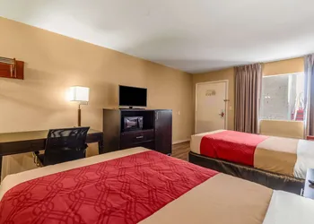 Econo Lodge Meridian South hotel thumbnail 8