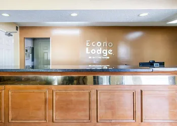 Econo Lodge Inn & Suites Murfreesboro Shopping District hotel thumbnail 2