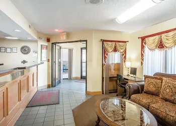 Econo Lodge Inn & Suites Murfreesboro Shopping District hotel thumbnail 4
