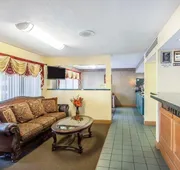 Econo Lodge Inn & Suites Murfreesboro Shopping District hotel detail image 5