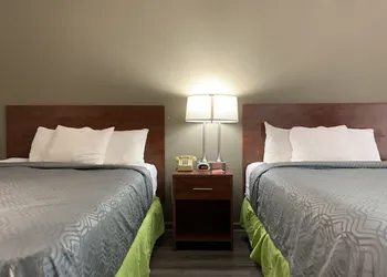Econo Lodge Troy hotel thumbnail 7