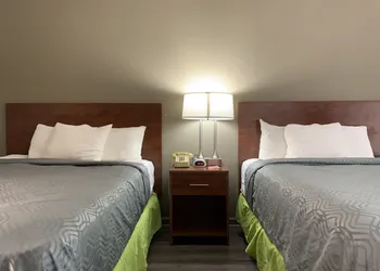 Econo Lodge Troy hotel thumbnail 7
