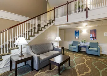 Quality Inn & Suites Des Moines - Merle Hay Road hotel thumbnail 4