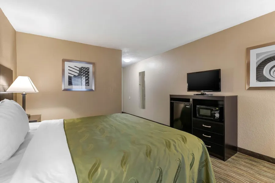 Quality Inn & Suites Des Moines - Merle Hay Road hotel detail image 6
