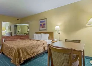Quality Inn Oakwood - Gainesville hotel thumbnail 8