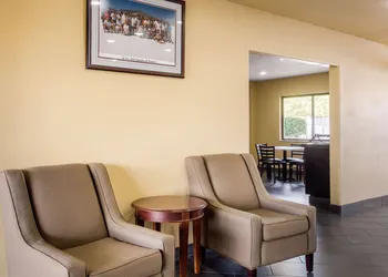 Quality Inn Stateline hotel thumbnail 4