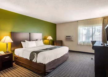 Quality Inn Stateline hotel thumbnail 6