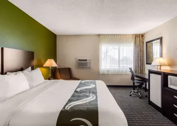 Quality Inn Stateline hotel thumbnail 7