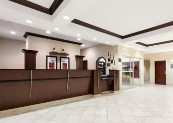 Ramada by Wyndham Weyburn hotel thumbnail 3