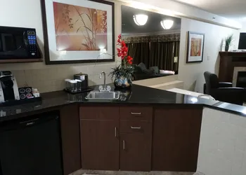 Ramada by Wyndham Weyburn hotel thumbnail 6